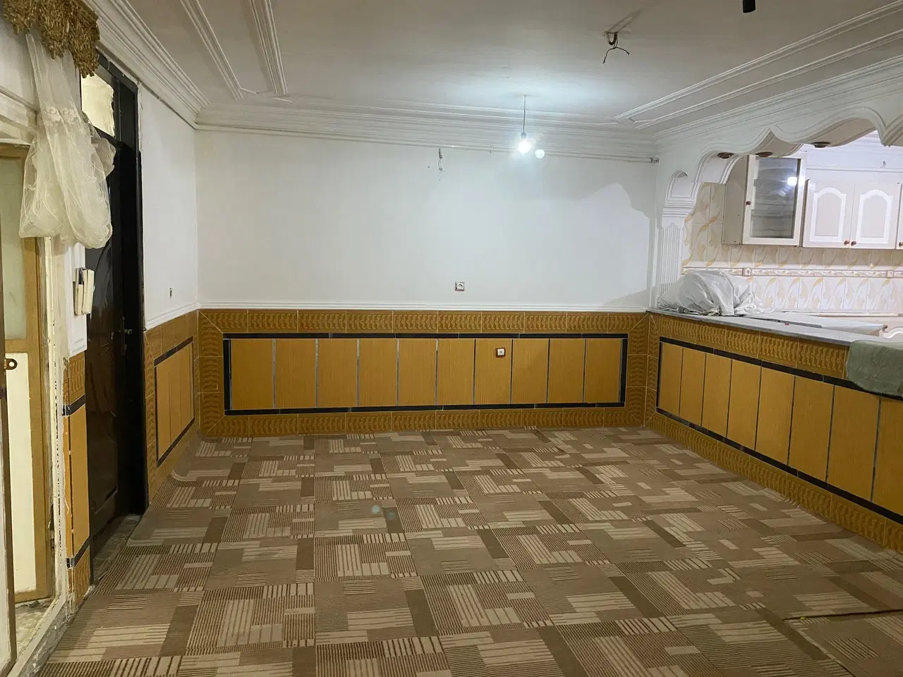 یک سرویس خانه اجاره ای