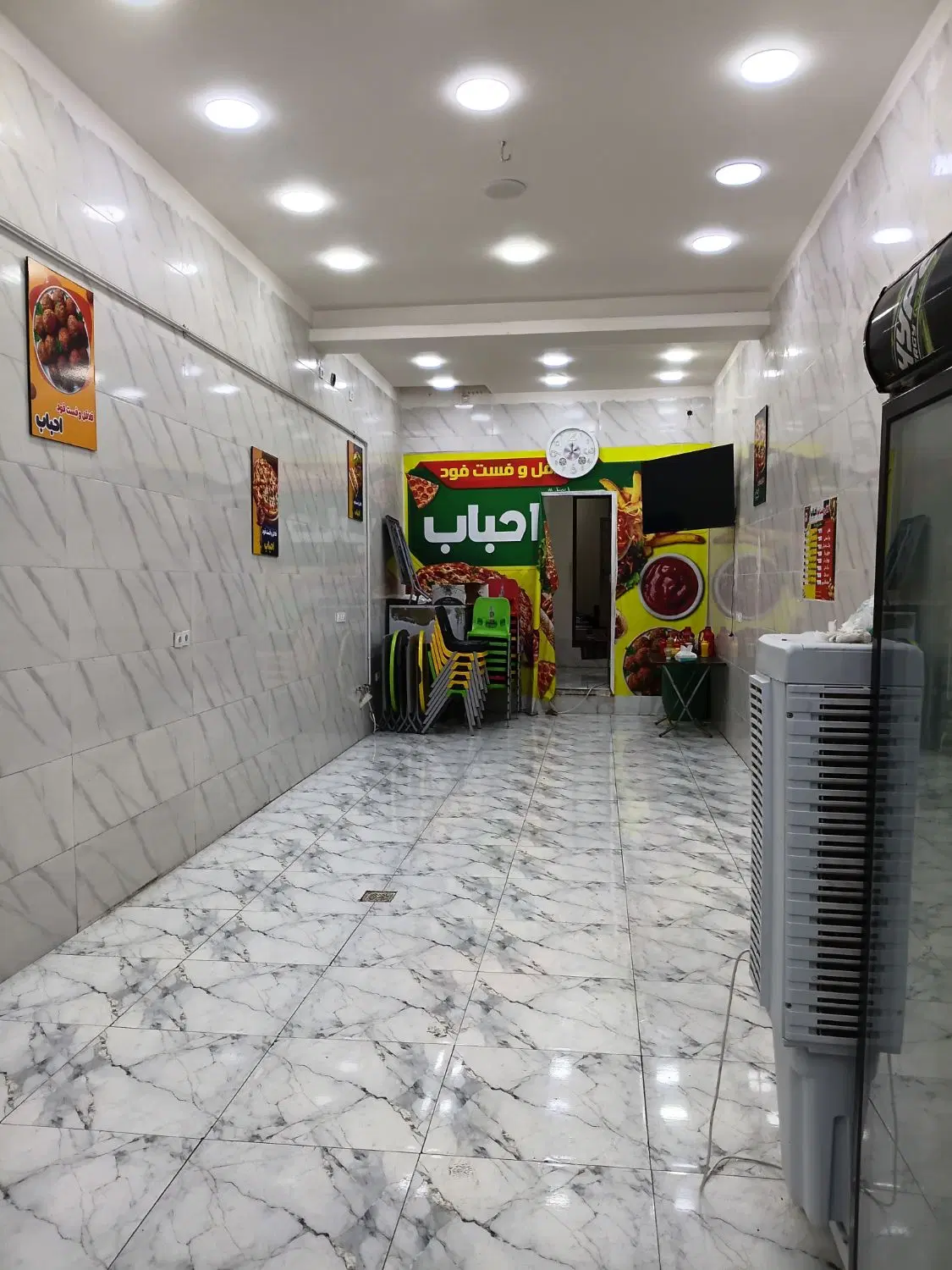 از سمت کپلو جنوبی اخر بهارستان سمت لشکر آباد اخر