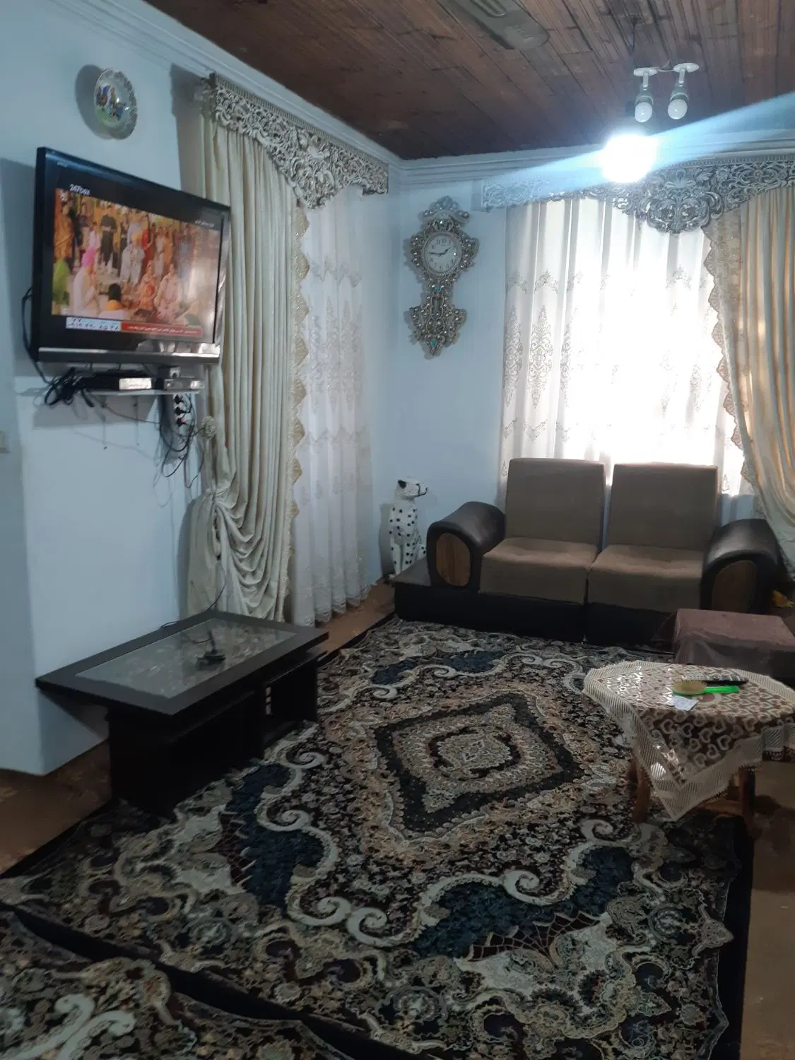 ویلایی با مغازه بر اصلی بلوارکشاورز۲۵۵متر