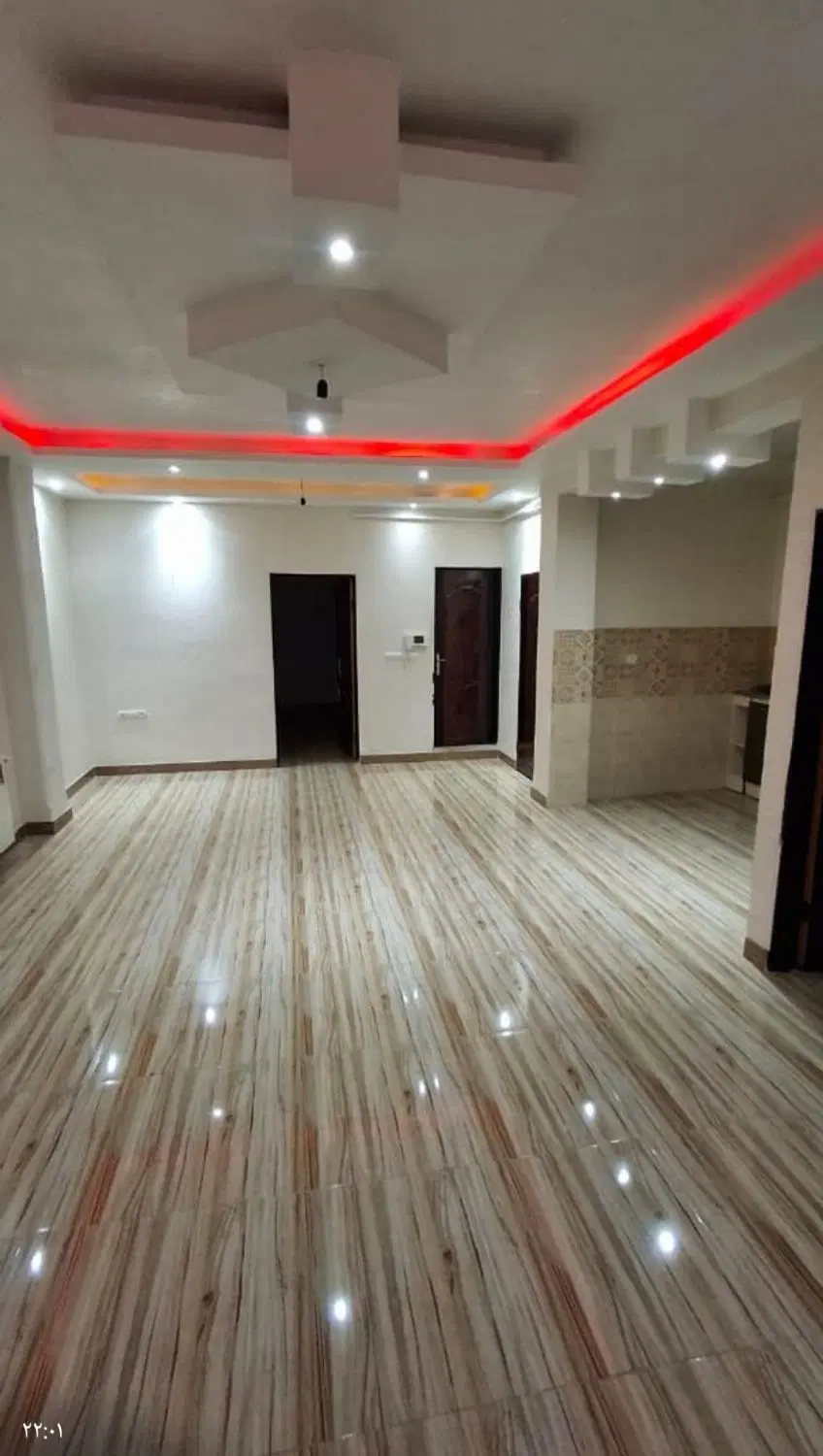 آپارتمان طبقه سوم ، ۲ خوابه