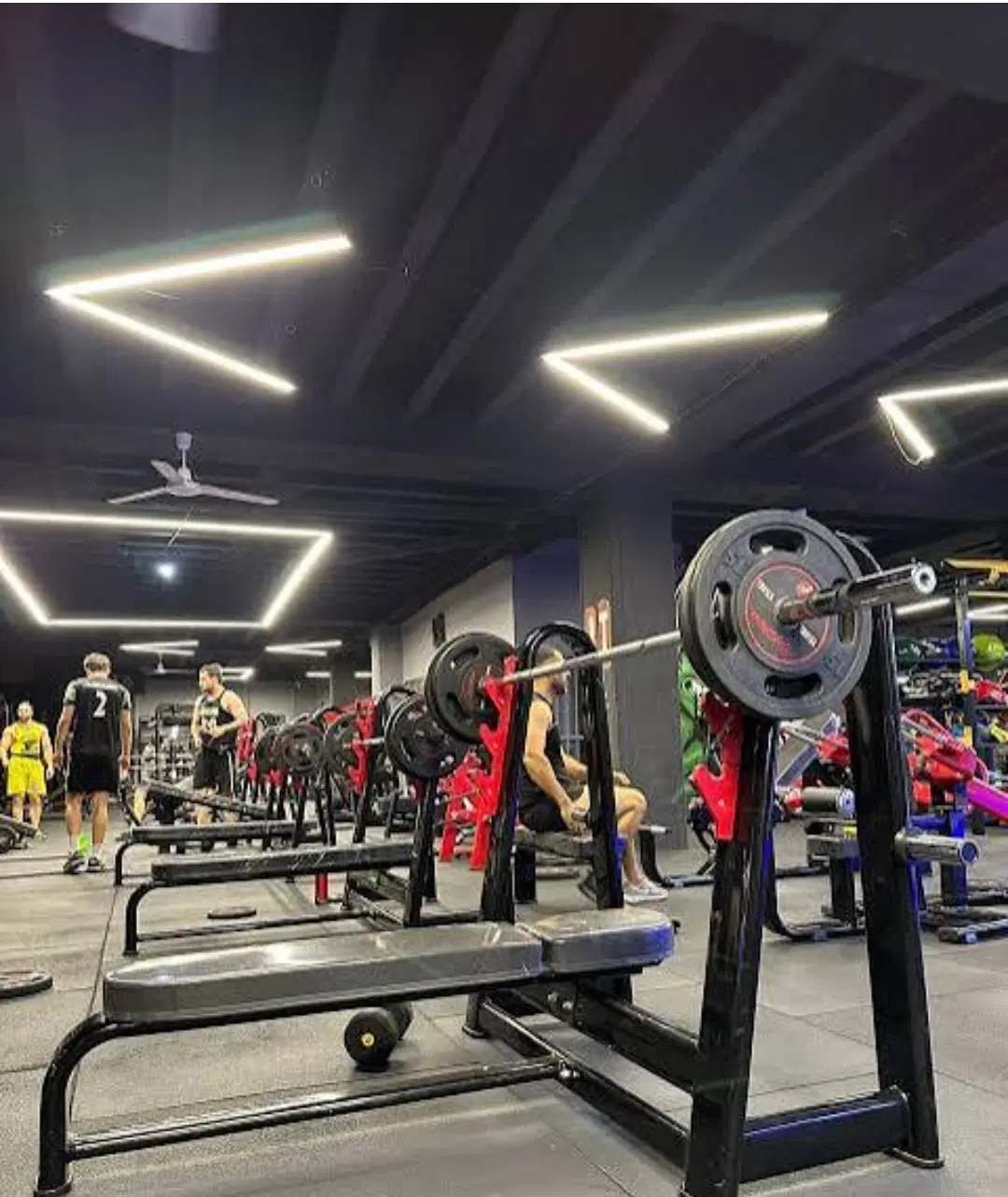 باشگاه ورزشی فروش ملک
