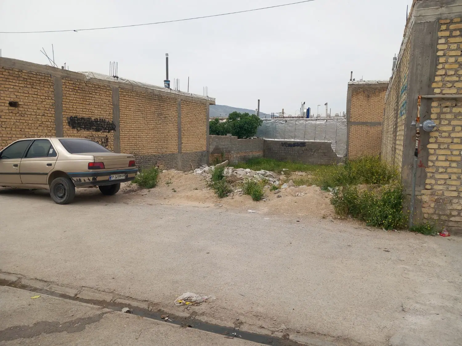 زمین مسکونی ۲۸۰متر