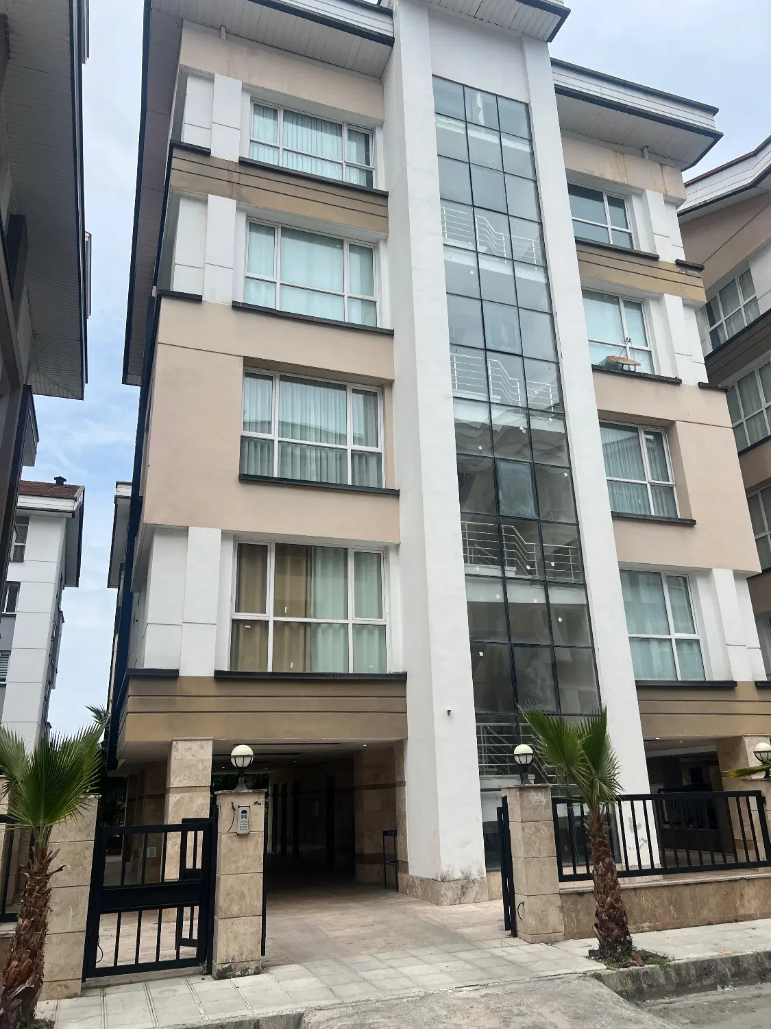 رهن آپارتمان نمک آبرود