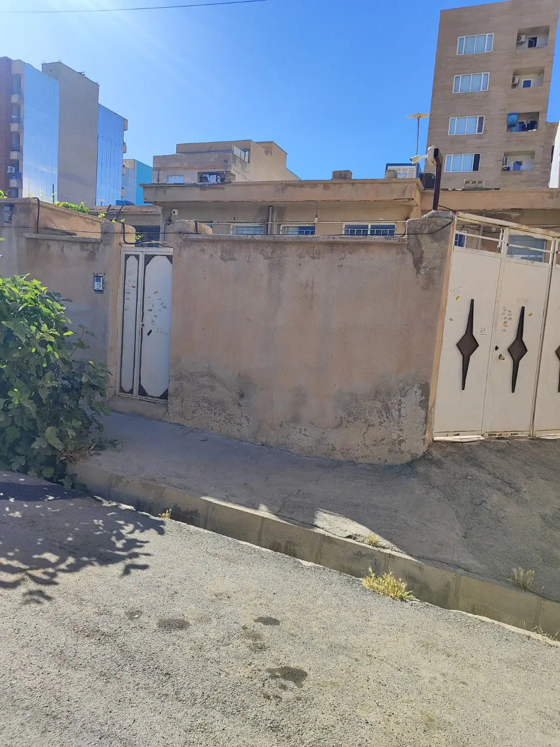منزل زمینی رزمندگان دو بر