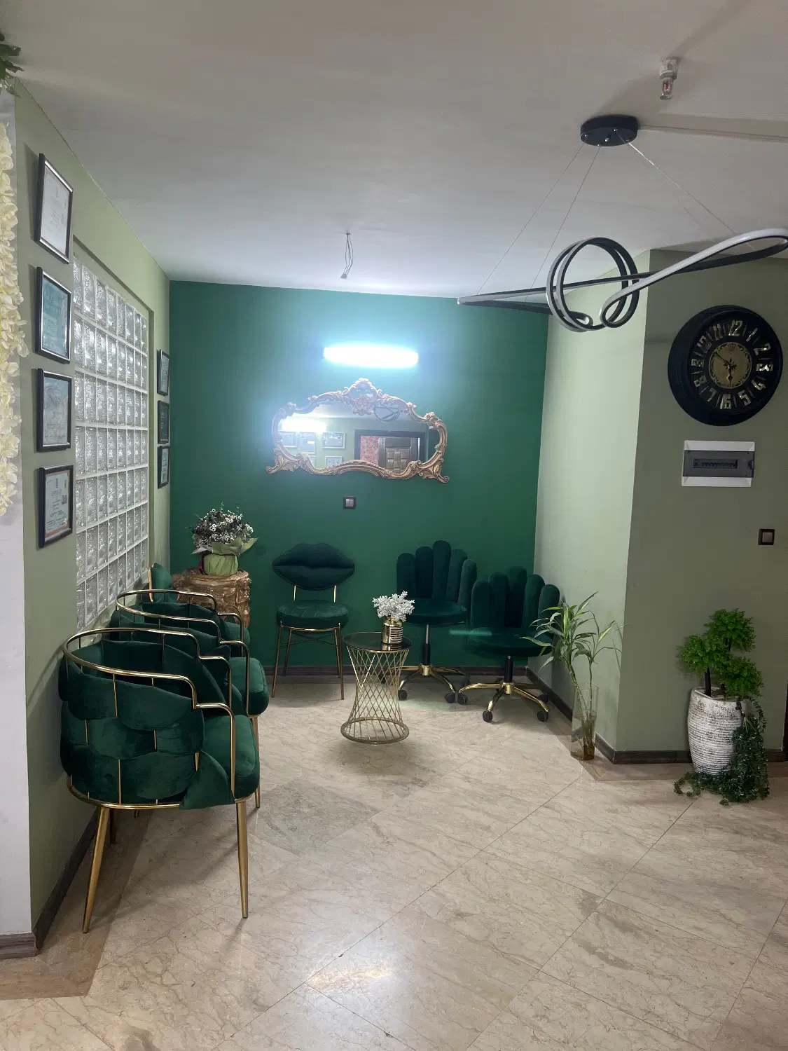 اجاره لاین در سالن زیبای با مجوز
