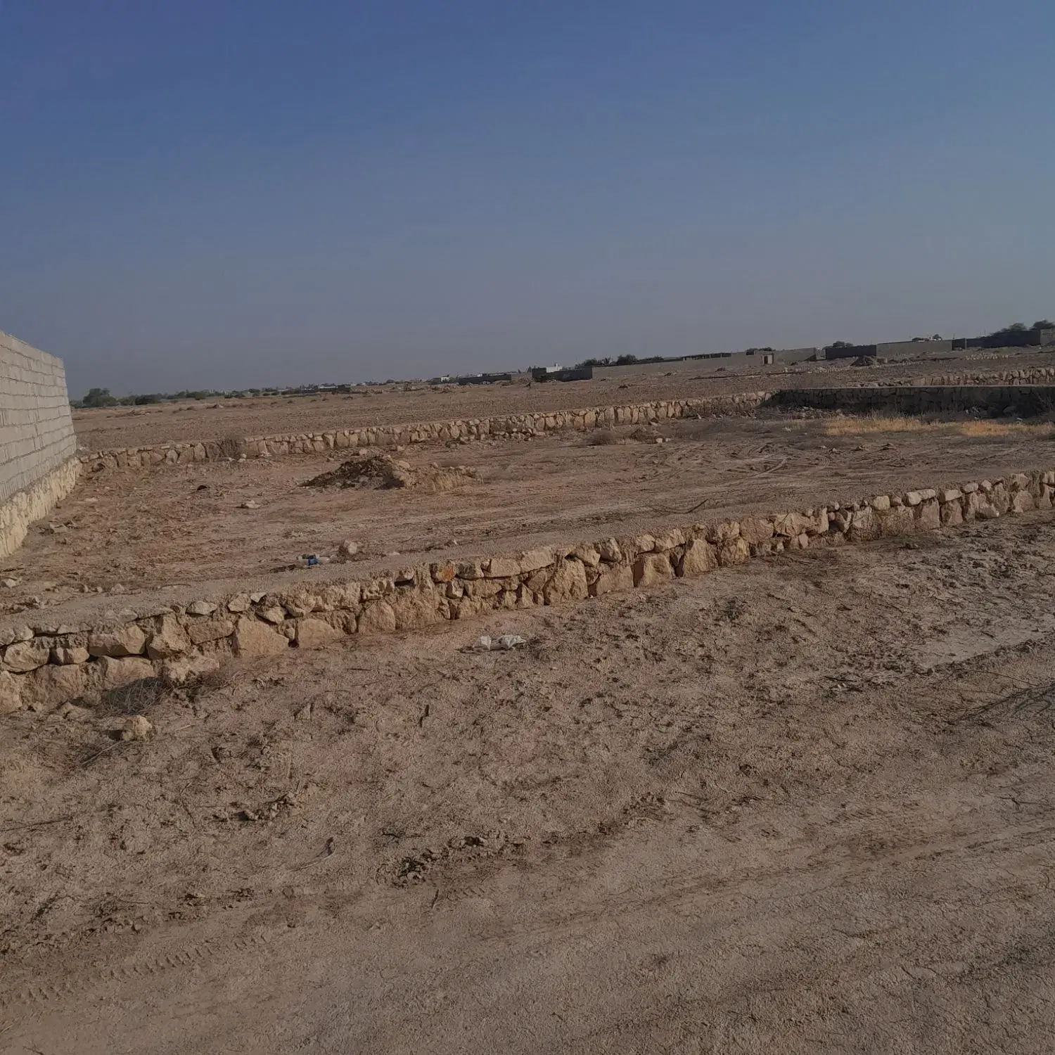 زمین  ۴۲۰متری کنار پامپ بنزین چغادک