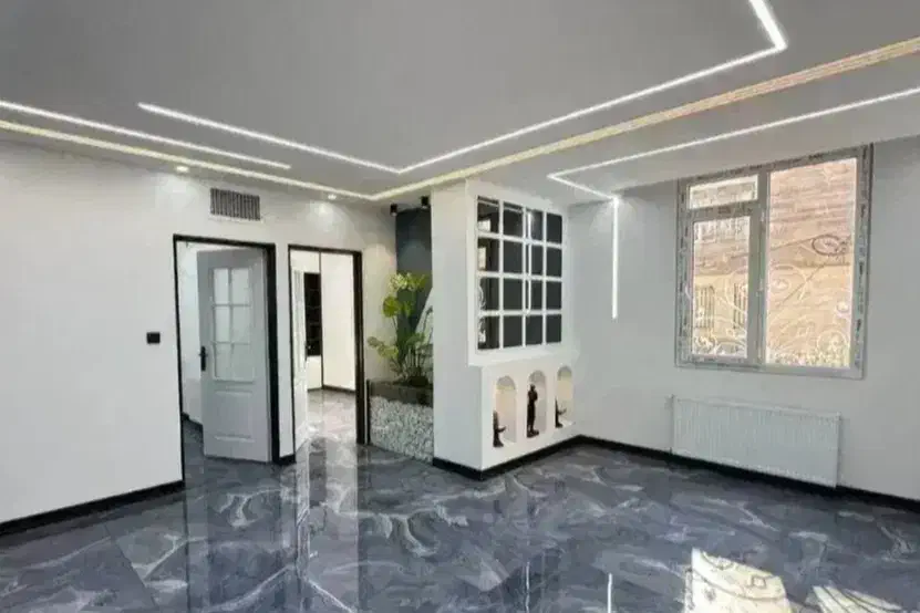 بی تکرار، ۱۰۵ متری الماس چیتگر  دریاچه