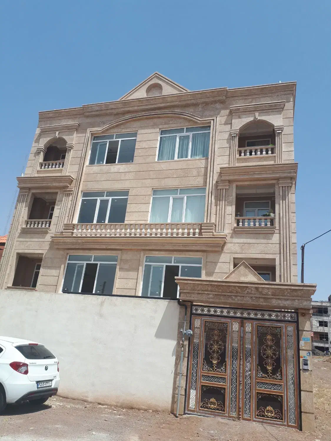 آپارتمان ۱۱۵ متری فاز یک
