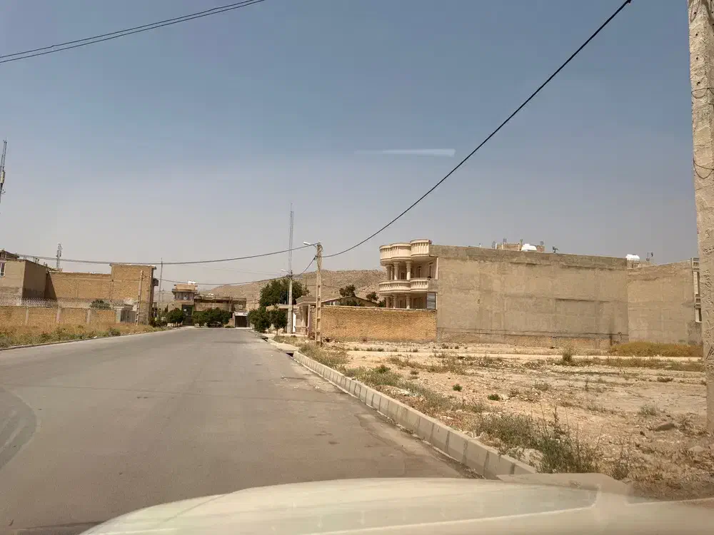 زمینی بر خیابان ۲۰ متری دونبش نورآباد ممسنی