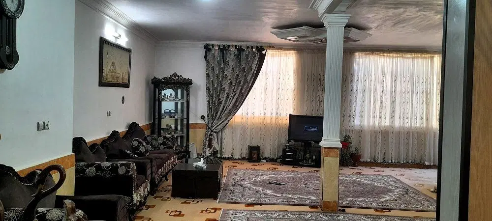 اجاره خانه ویلایی تمیز،بزرگ و در مرکز شهر