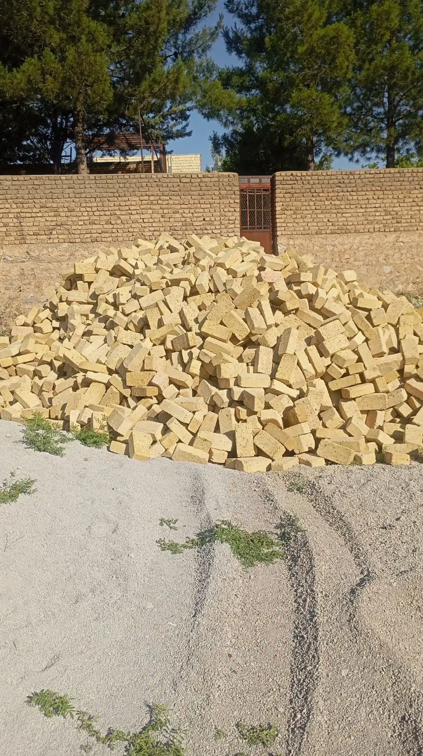 ۹۶متر زمین
