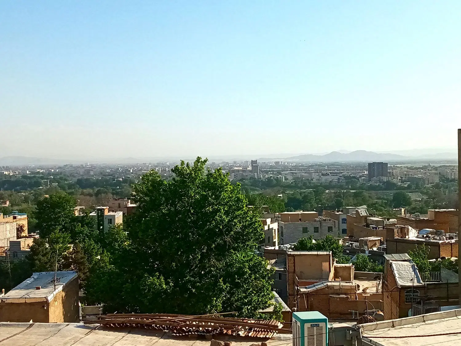 خانه حیاط دار ۱۹۰ متری