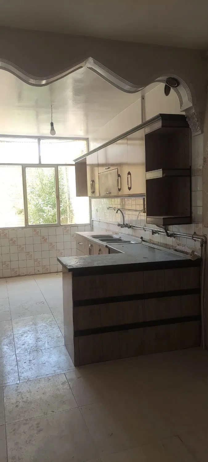 طبقه همکف راه مجزا