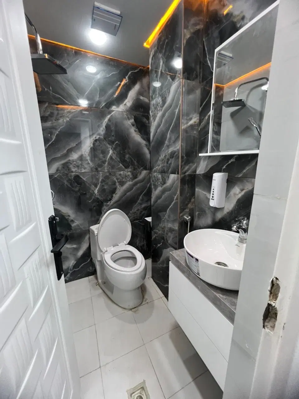 پونک شهرک نفت آپارتمان ۸۰ متری ۲ خوابه