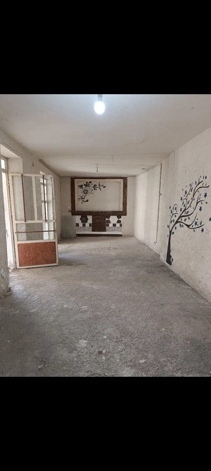 خونه همکف پشته حسین آباد پاکمهر 2فرع3سمتراست