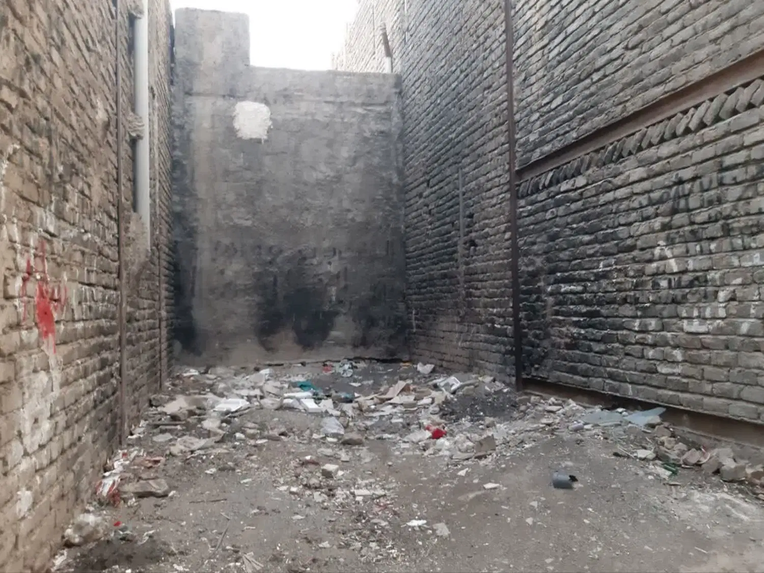 زمین فروشی