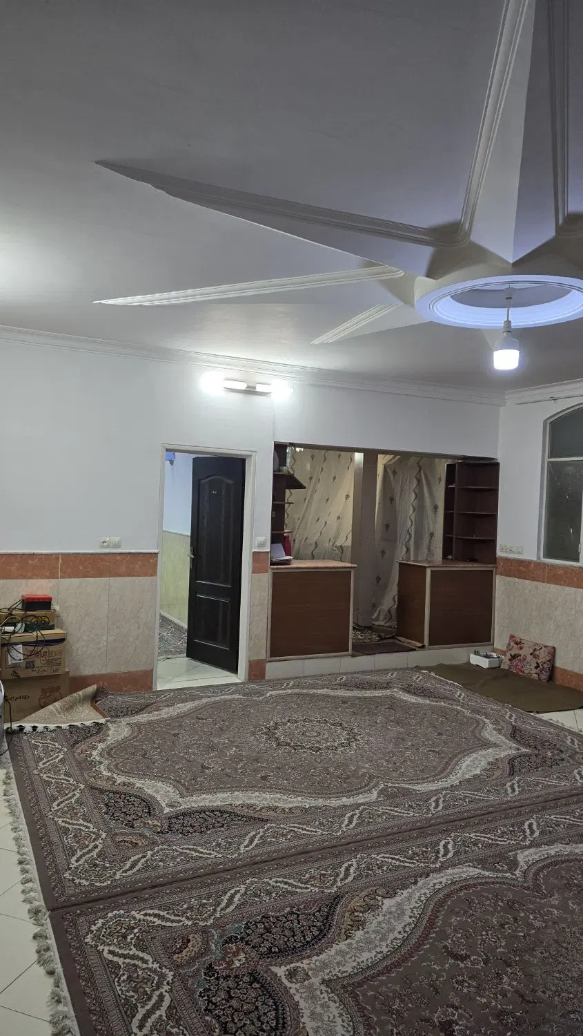 واحد تمیز نزدیک خیابان زنگارکی نور خوب