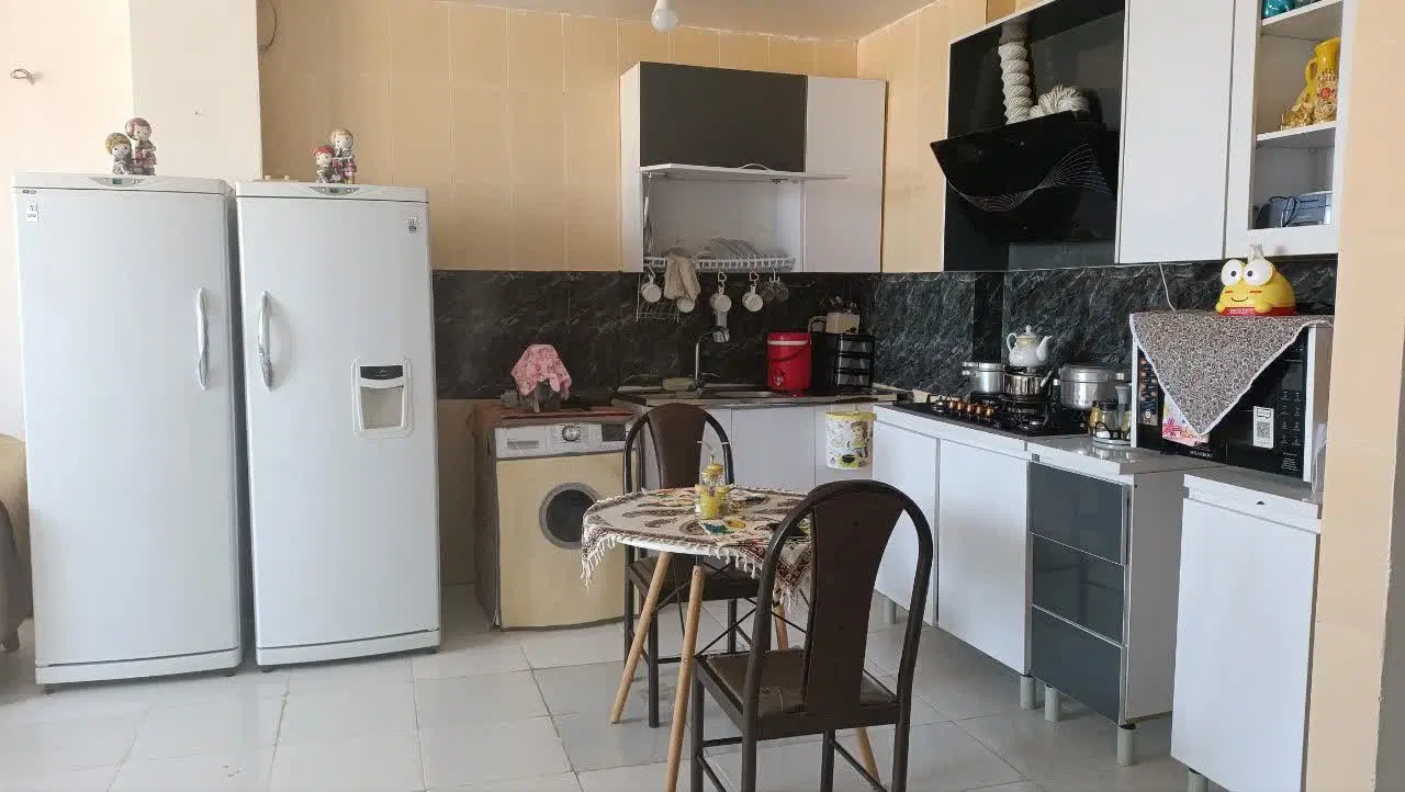 تنهاآپارتمان دو واحده_دونبش_۸۲متر_مسکن مهرفولادشهر