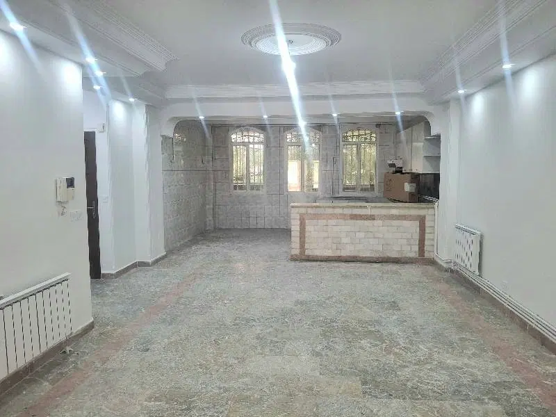 فردوس شرق۹۰ متر ۲ خواب خوش چیدمان دسترسی به مترو
