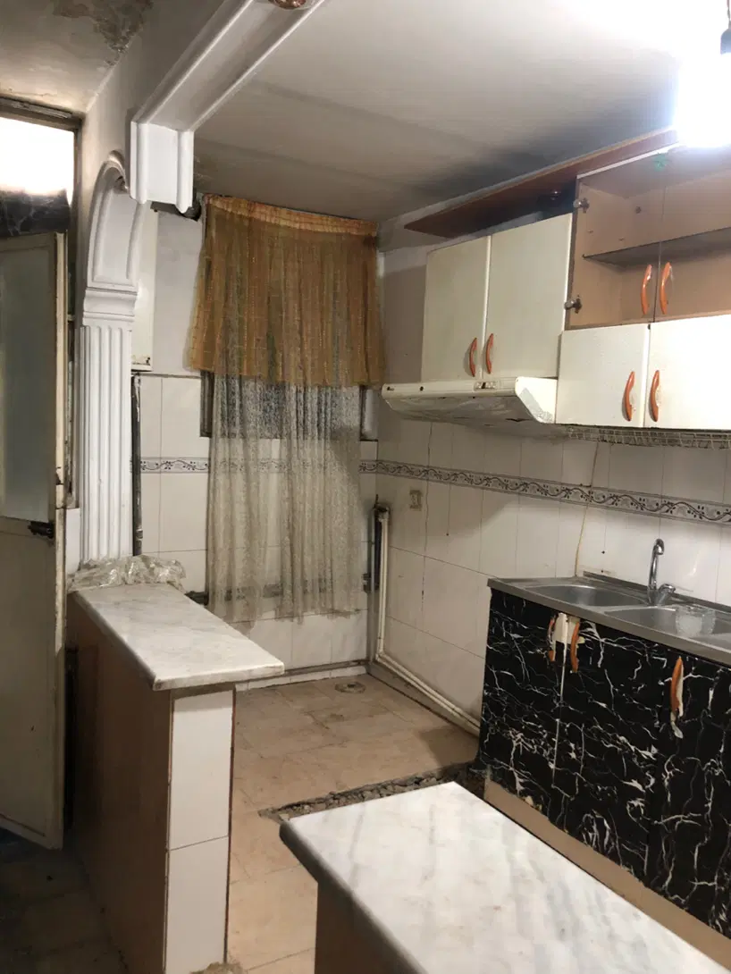 خانه 65 متری طبقه سوم بهر خیابان حیاط دار کد 212