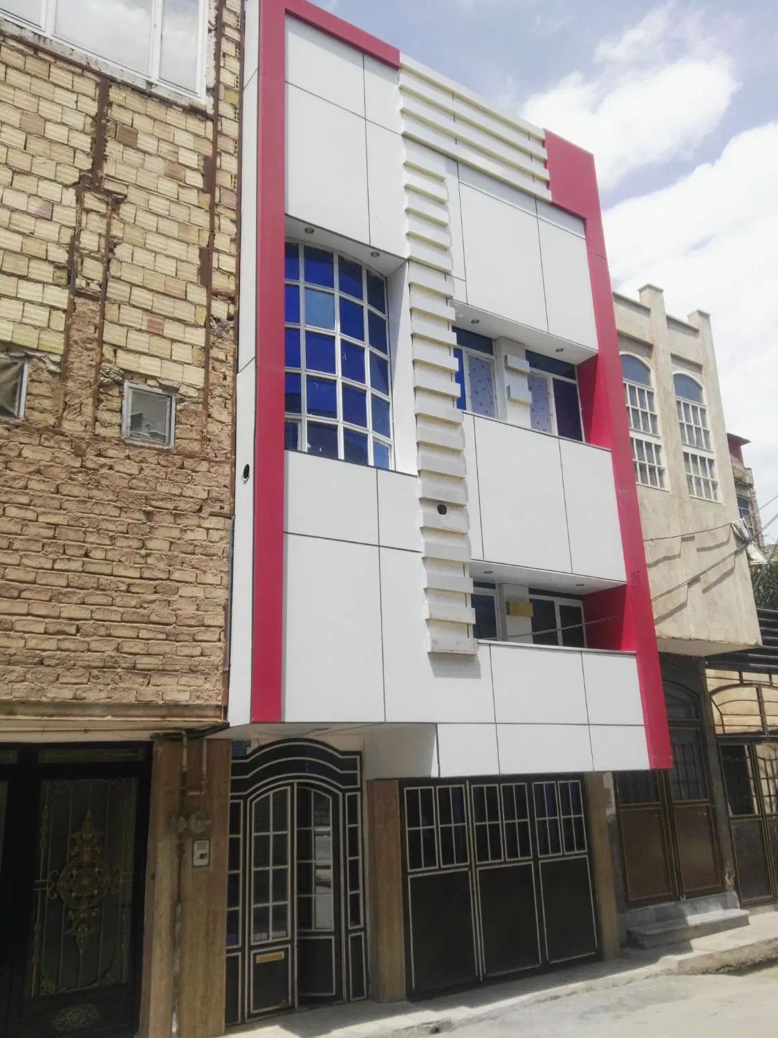 ویلایی سه طبقه