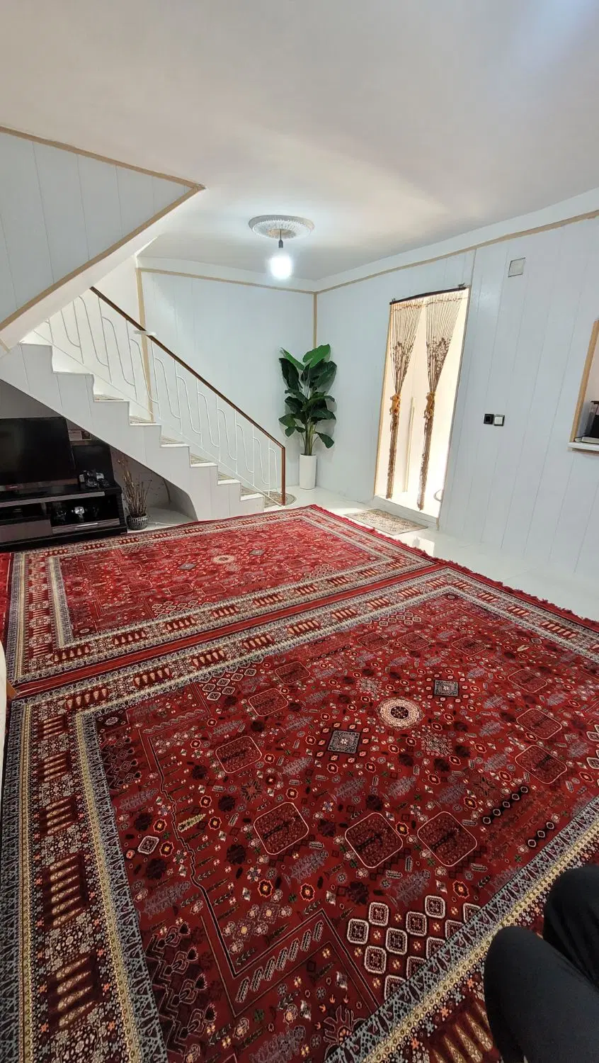 فروش خانه حیاط‌دار با نوسازی کامل ،حیاط ماشین‌رو