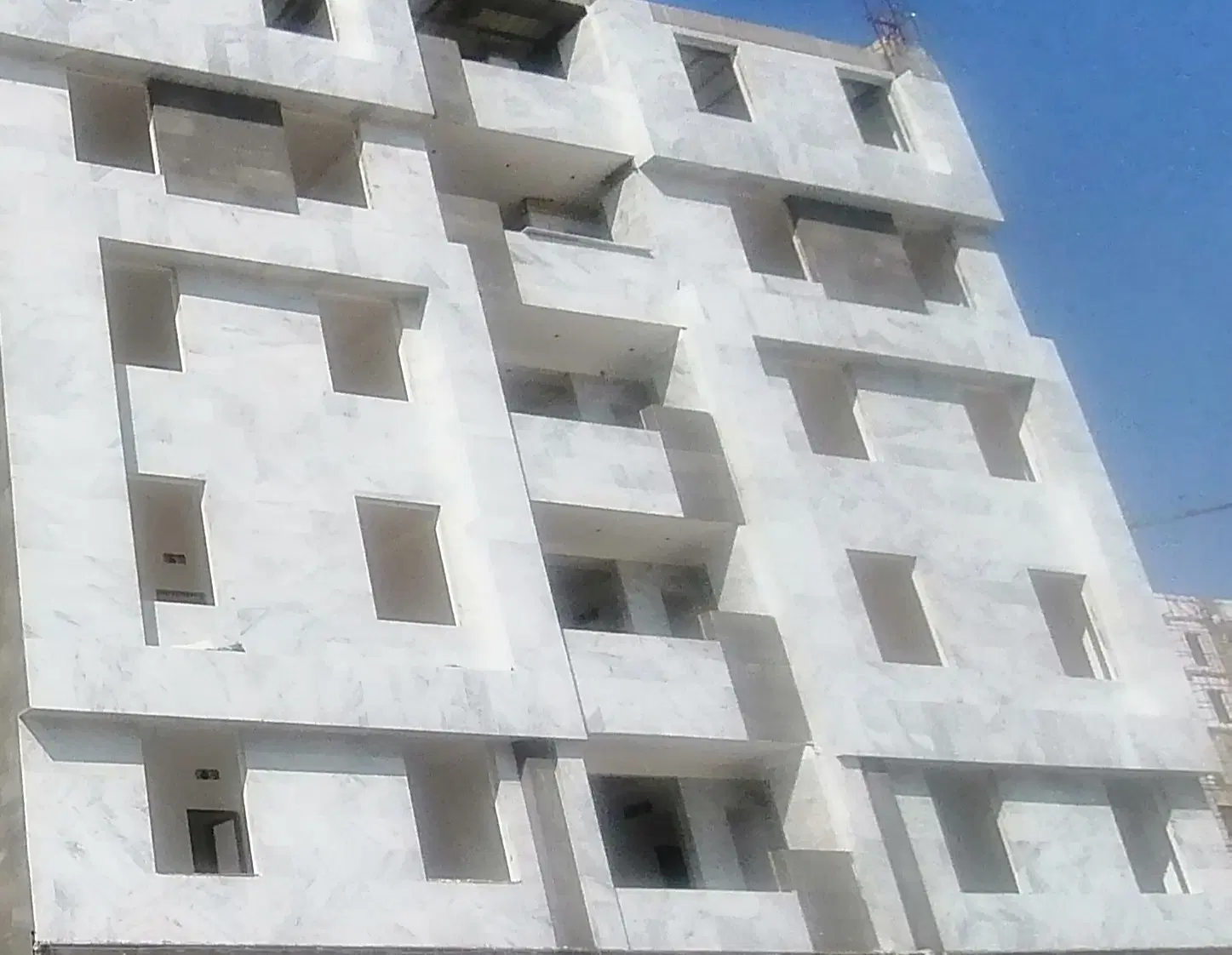 فروش ۱۴۰ متر سه خوابه تهاتر با واحد کوچکتر