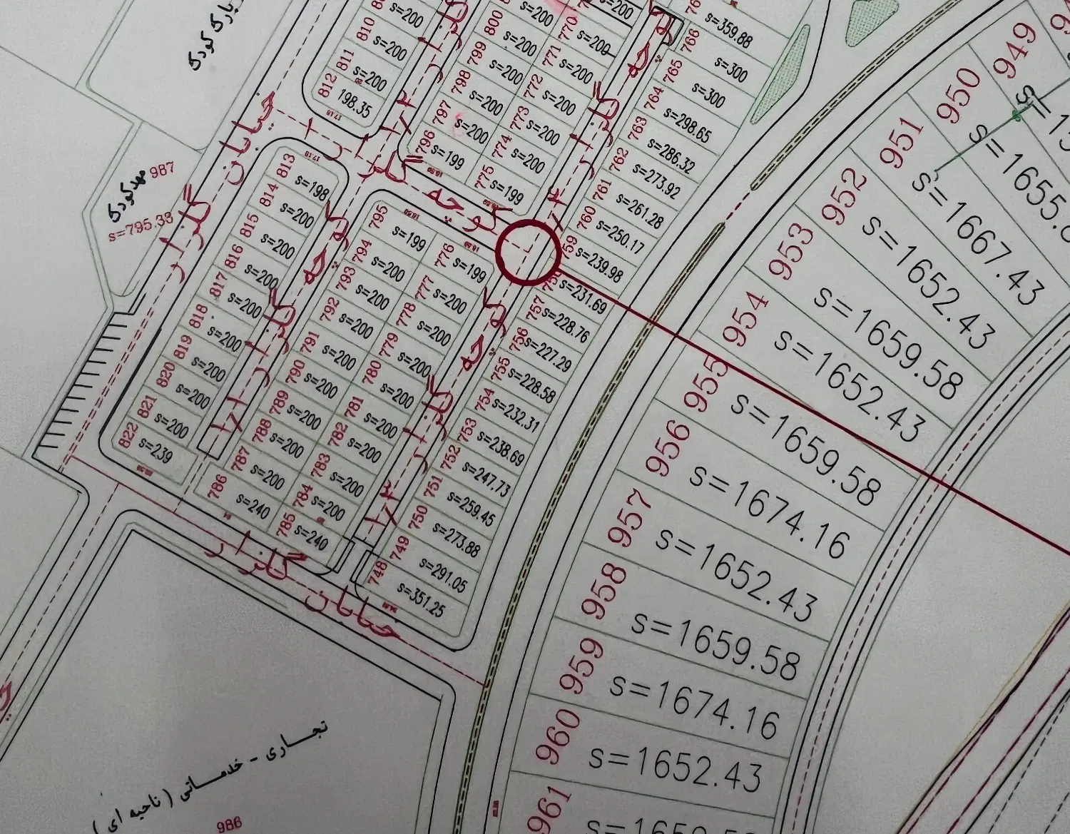زمین مسکونی درب ساختمان 350متری عرض ۱۳سند دار