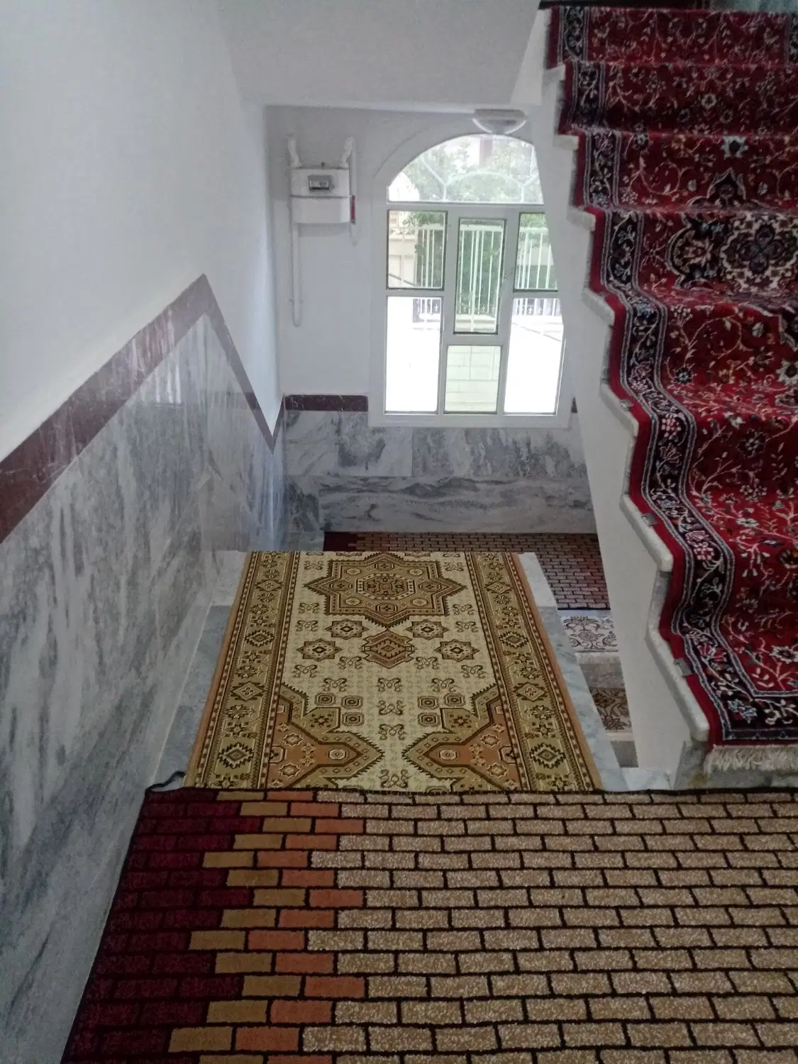 طبقه اول شهرک آبیدر
