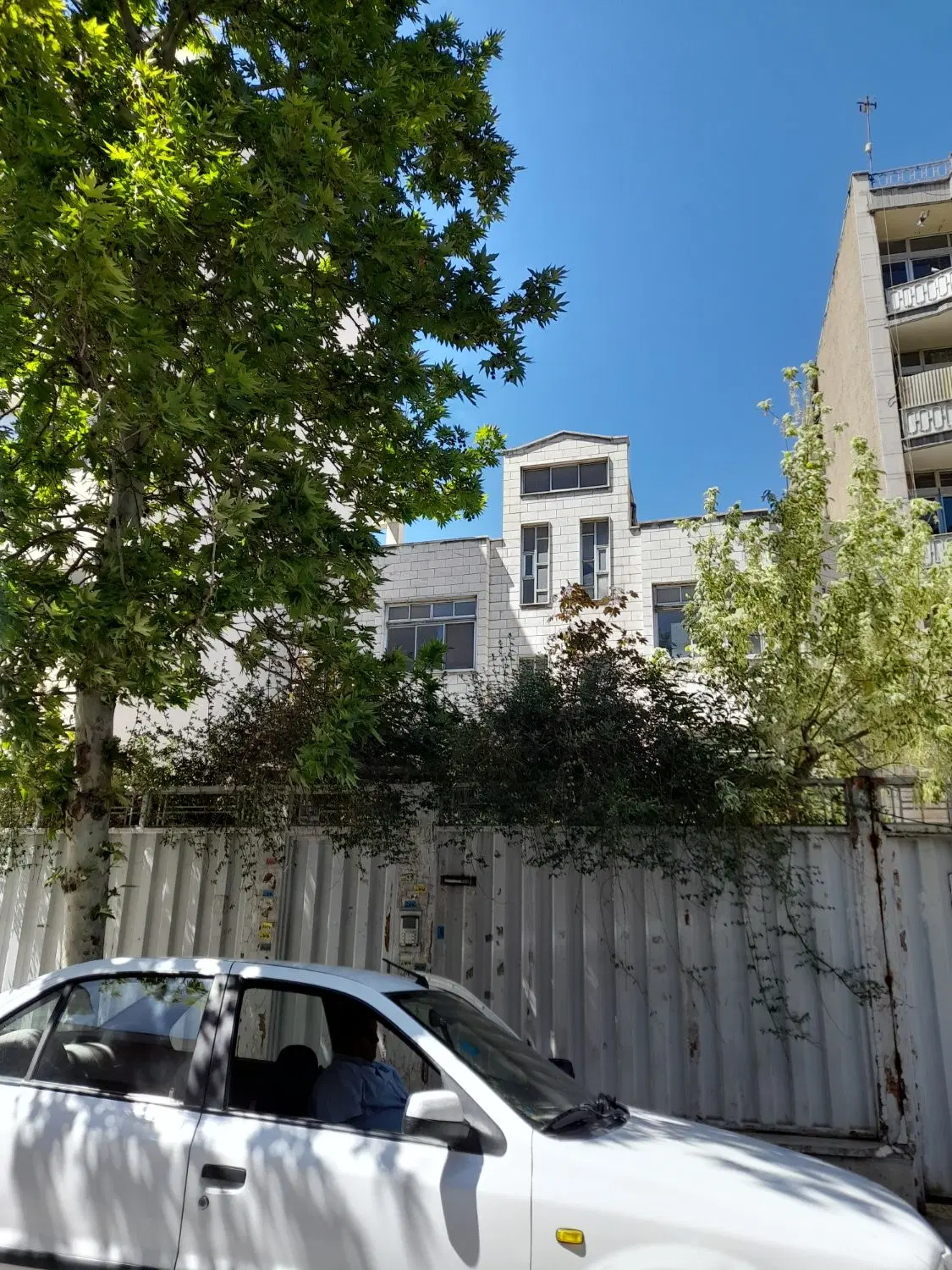 کـلـنـگی 485 متر * بر 14 * گذر 12 * شرق آذربایجان