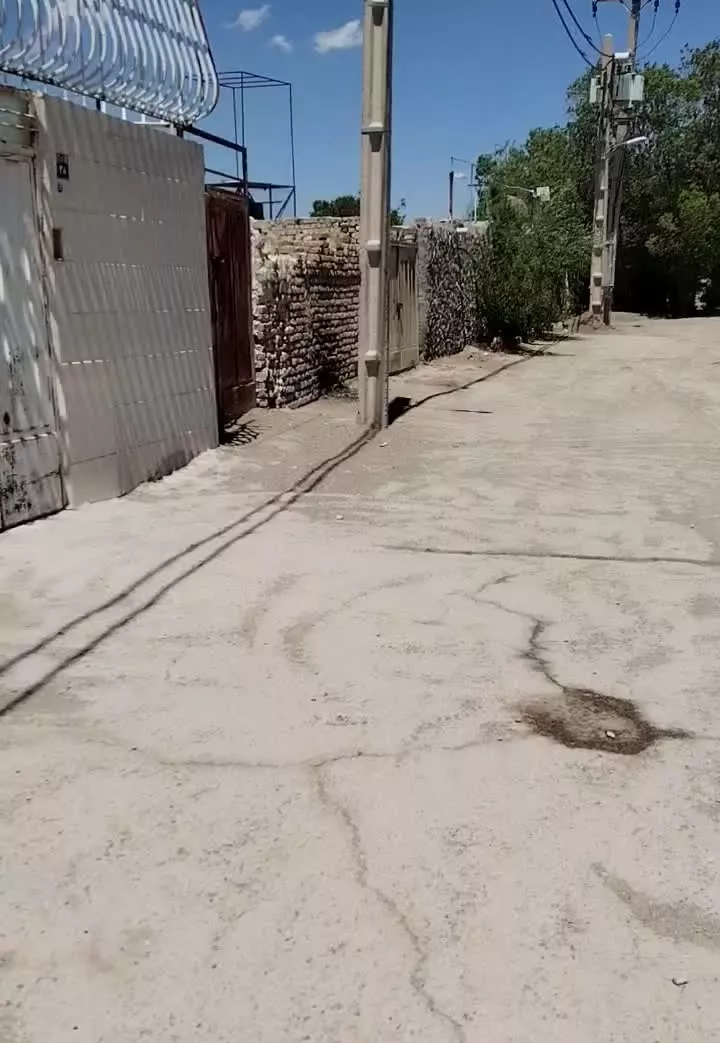 زمین چهاردیواری