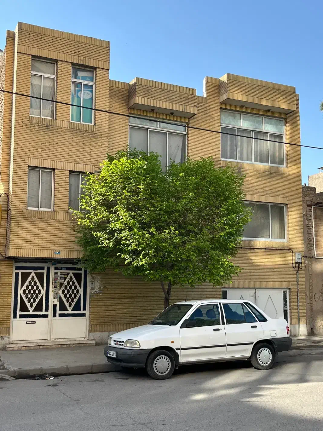 منزل دوطبقه با بنای درجه یک در طلاب و نبوت