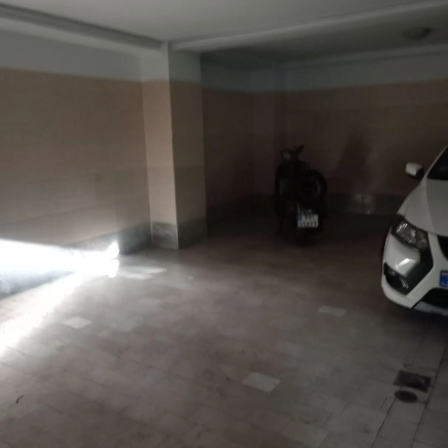 پارکینگ ماشین