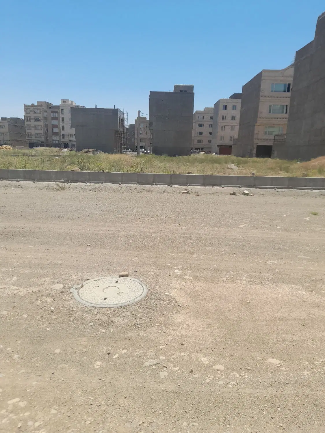 زمین تراکم چهار جنوبی شهرک دانش