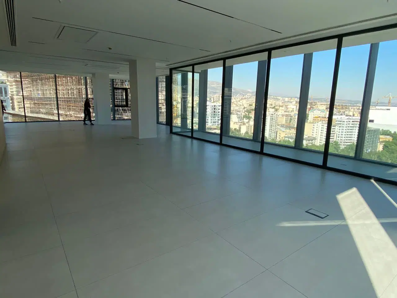 زعفرانیه ۲۸۰ متر مدرن ۲ اتاق مدیریتی مستر