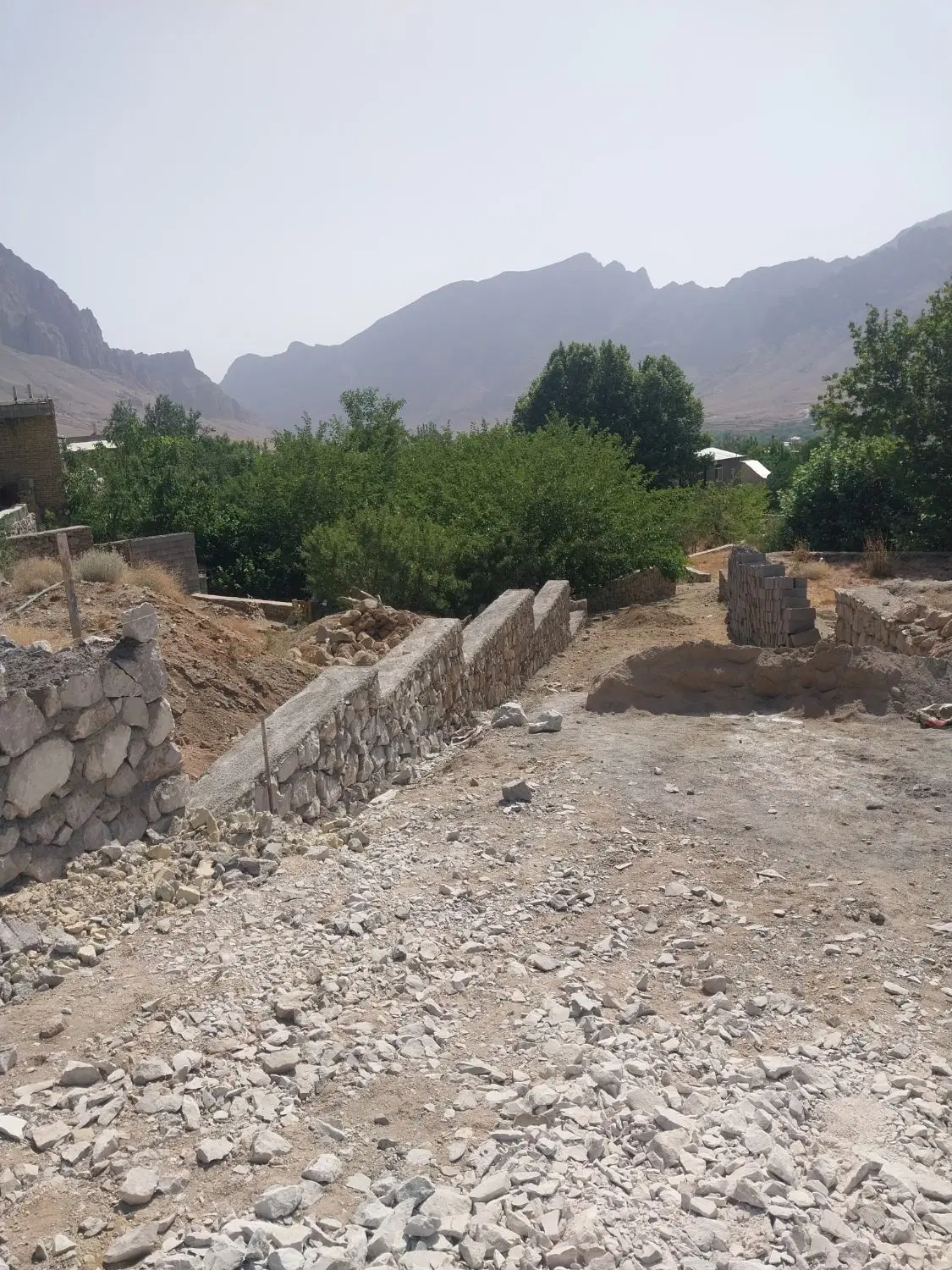 زمین بنادک سادات