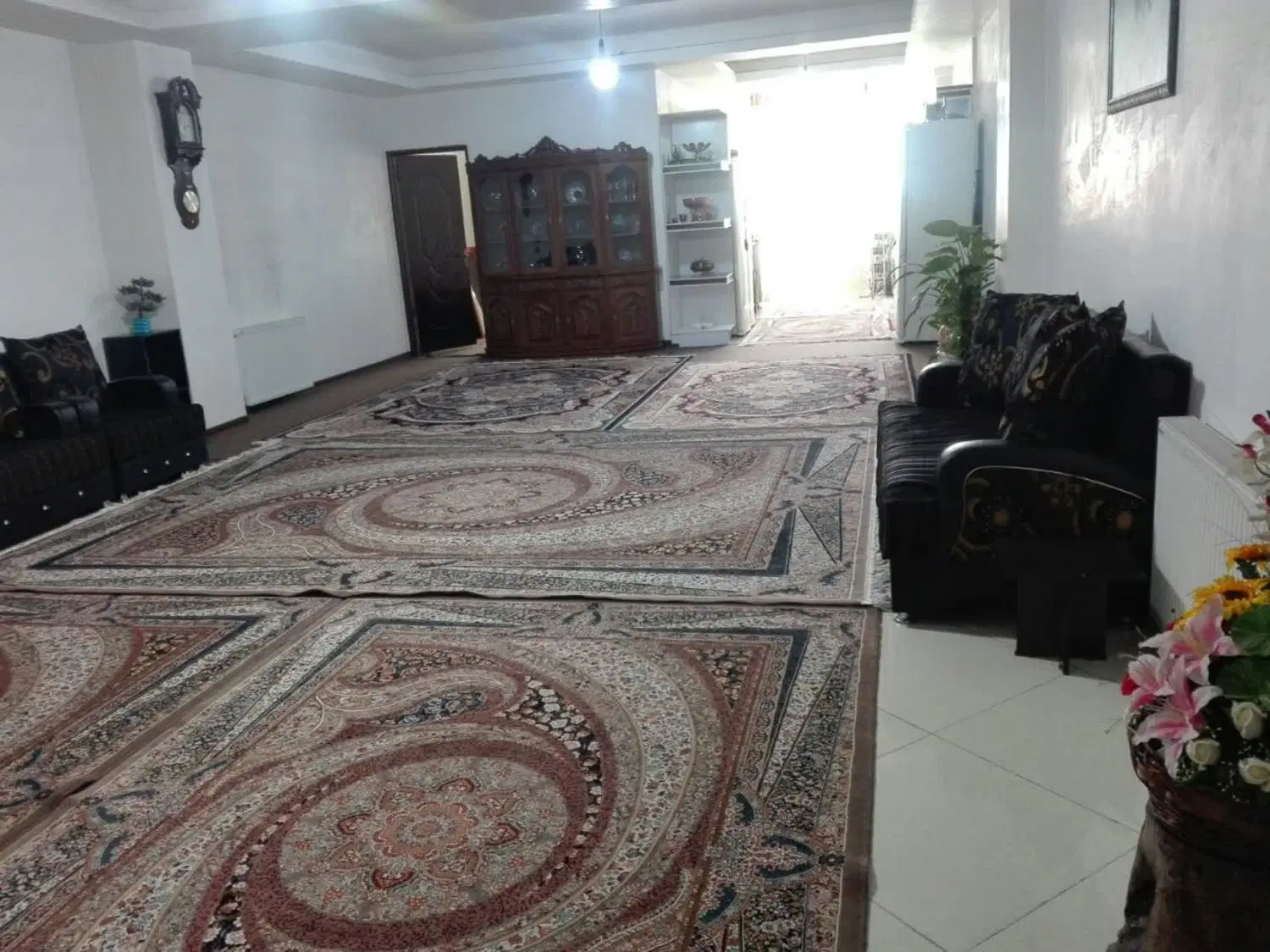 اپارتمان ۱۲۵ متری دو خوابه و دلباز بر خیابان اصلی