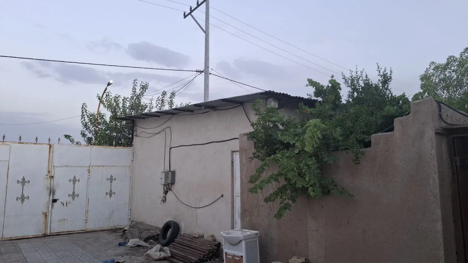 سوله ۵۰۰ متر تجاری لب بلوار شریف اباد