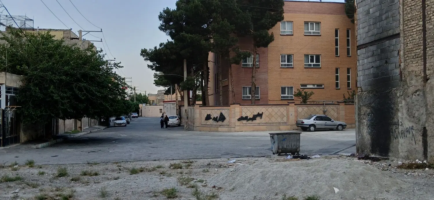 200زمین داخل بافت تفکیک شهرداری