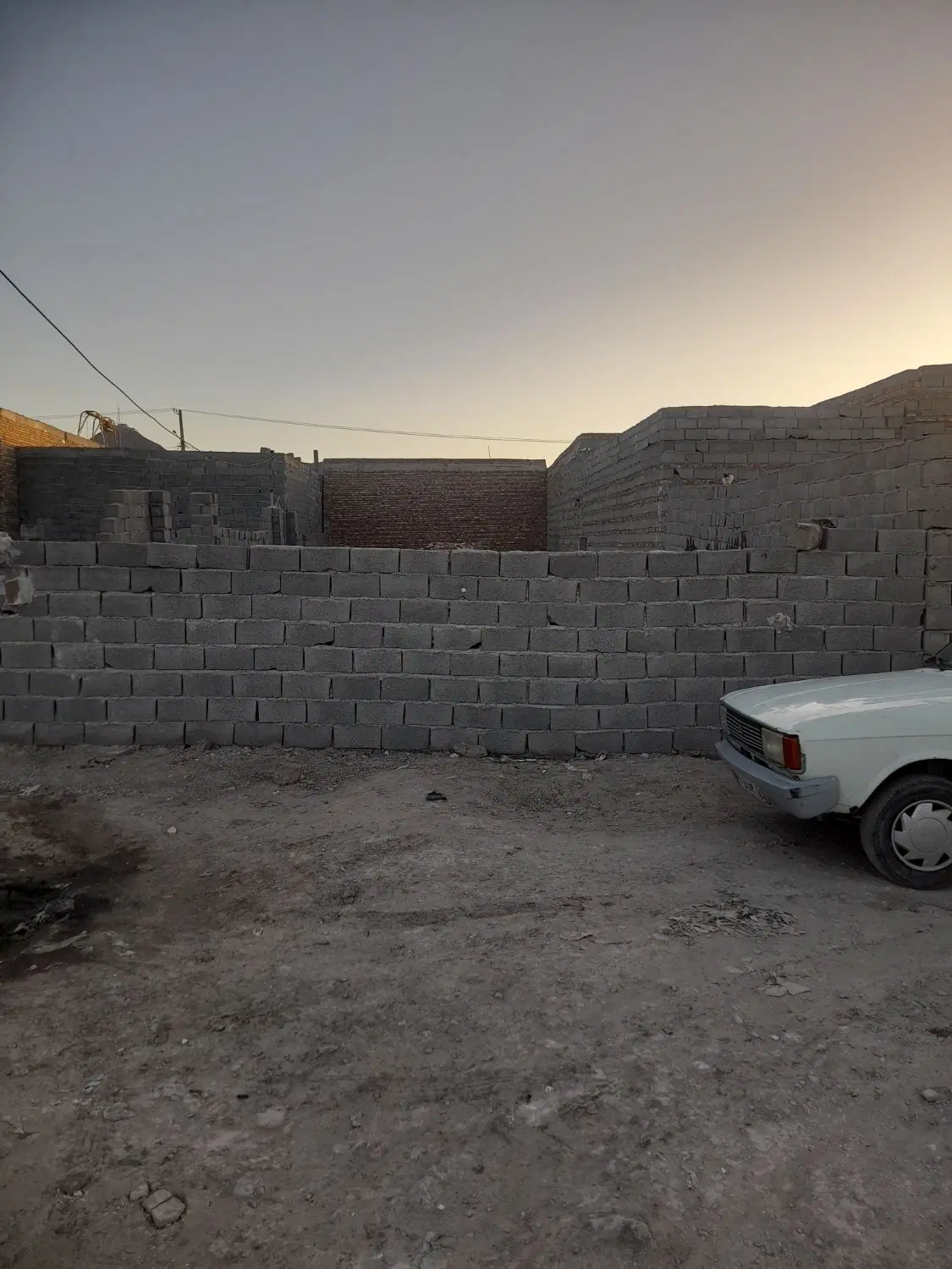 زمین همت اباد