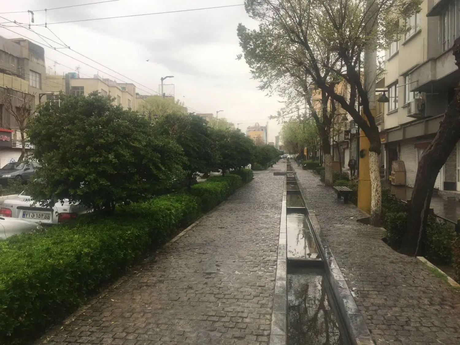 ۱۰۰ متر_زیر همکف_بالاتر از مترو شهدا