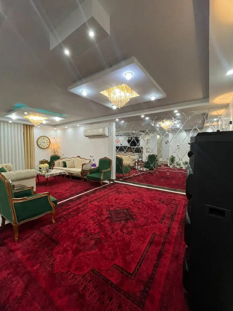 آپارتمان ۱۰۰ متری شرقی