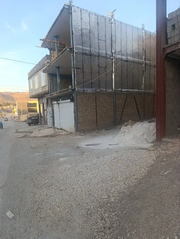 زمین مسکونی تجاری بر خ  اصلی بعد از پل سنگی