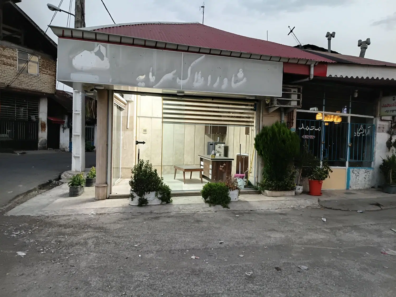 سلام.مغازه دوبر به متراژ ۱۷ متر اجاره داده میشود