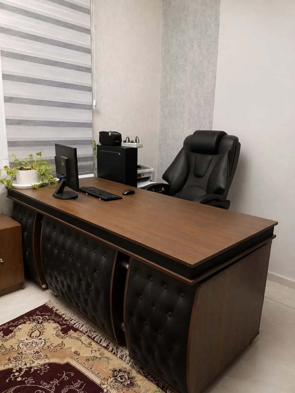 اجاره ۲۷۰ متری طبقه چهارم با آسانسور