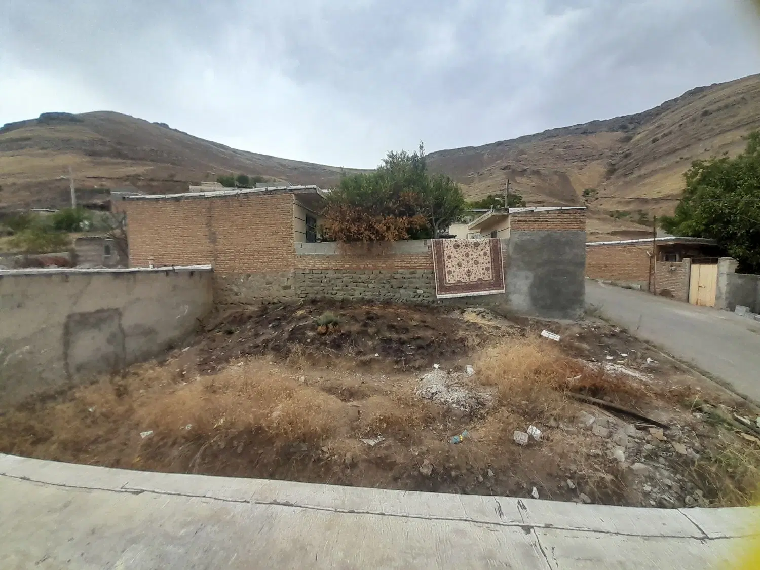 زمین فروشی
