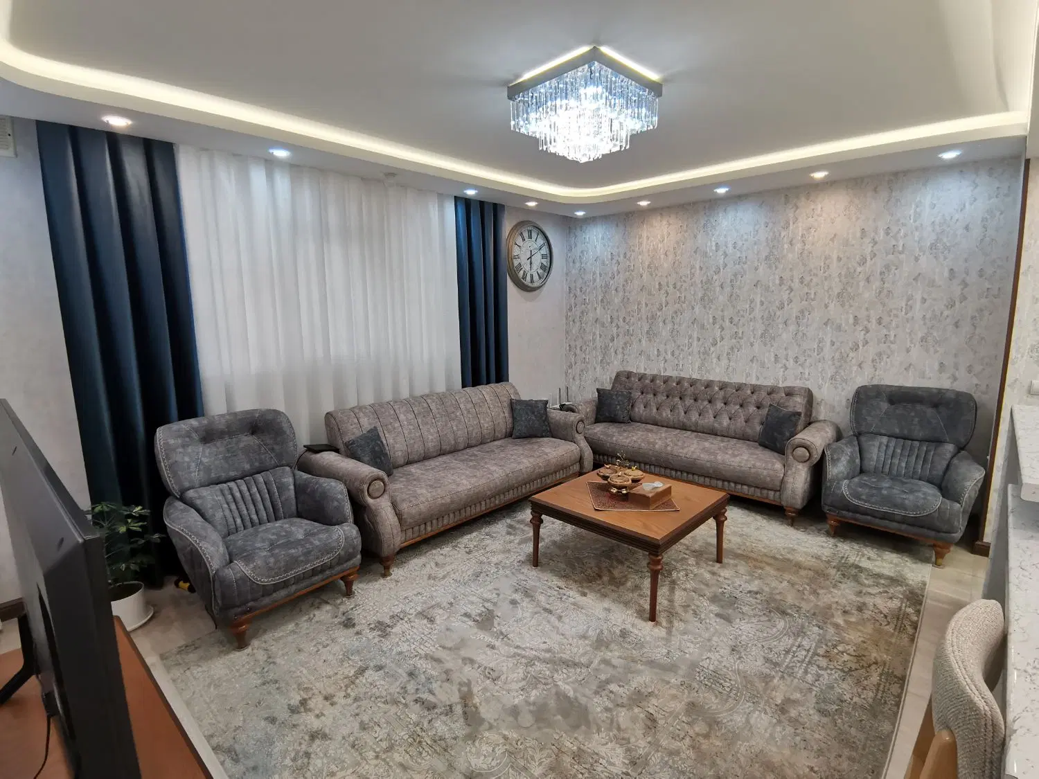 آپارتمان یک خواب لوکس تمیز بازسازی کامل
