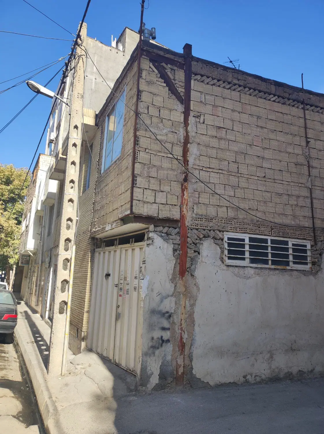 ویلایی ۶۰ متر دو نبش