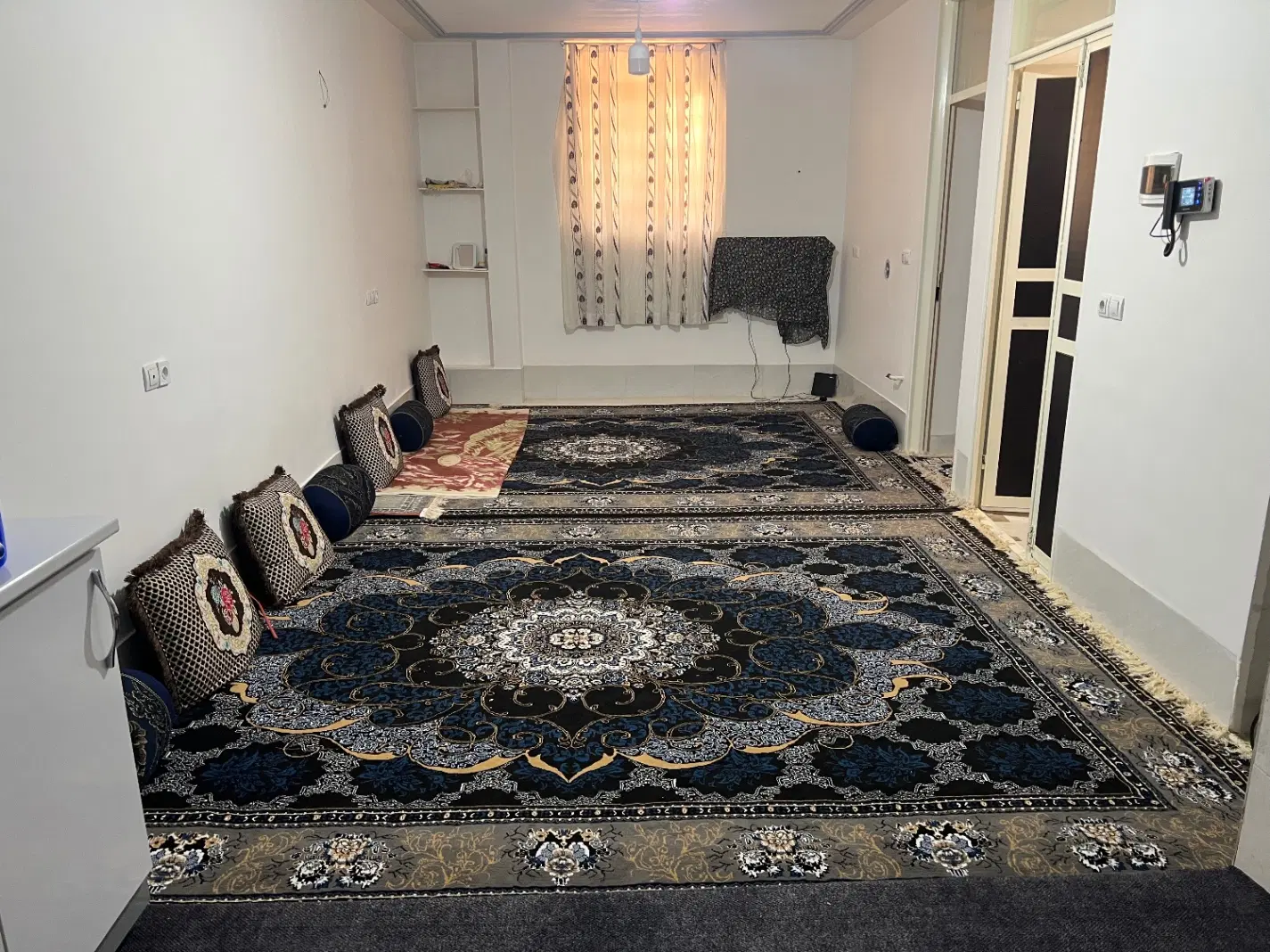فروش واحد دو خوابه با یک سوییت واقع در کیان اباد