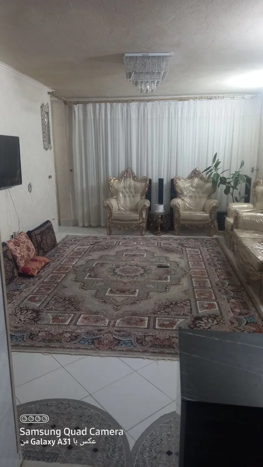 یک واحد آپارتمان ۷۷ متری مفید واقع در الهیه